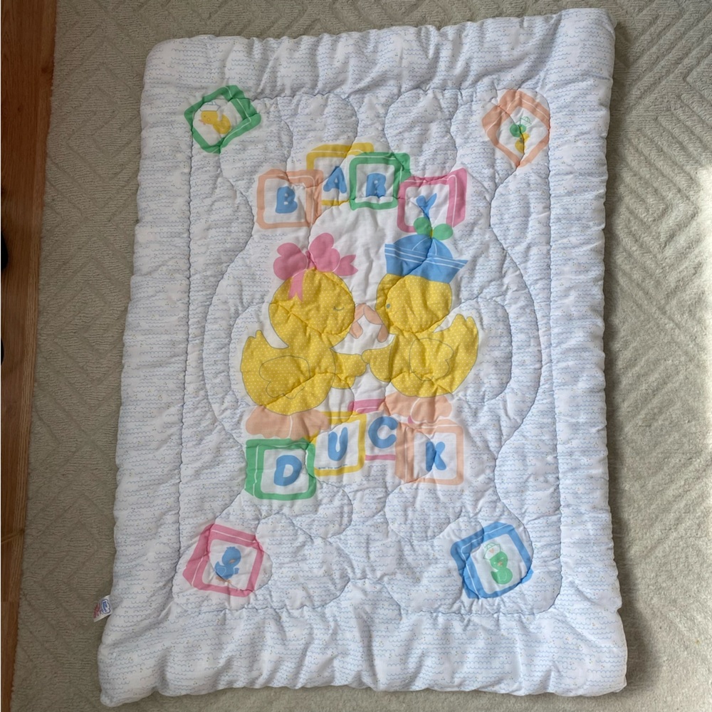 Vintage 1980s Baby Toddler Quilt Comforter Ducks Blocks Made in USA 29x40 White